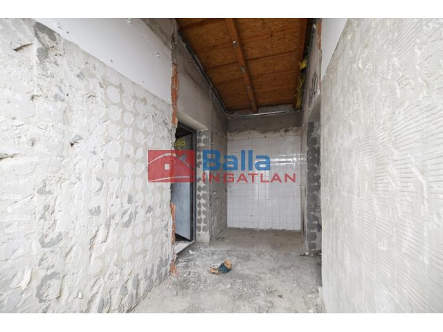 XIX. Kerület, KÖ-KI közeli utca, 200 m²-es, családi ház, 3 szobás