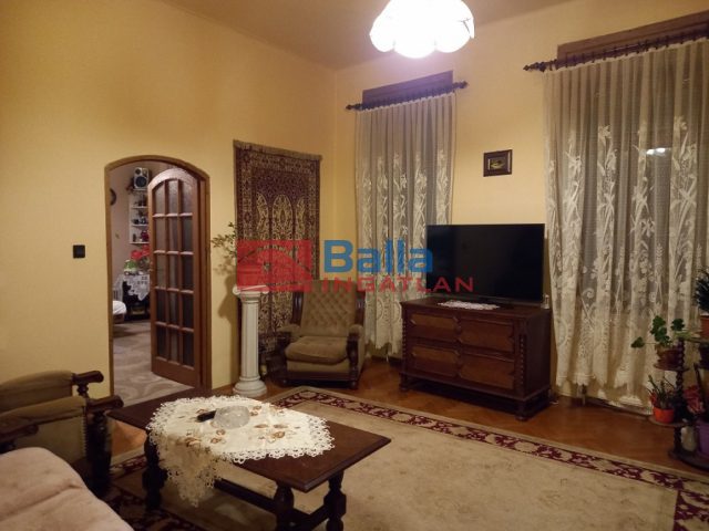 XIX. Kerület, Móricz Zsigmond utca, 110 m²-es, családi ház, 3 szobás