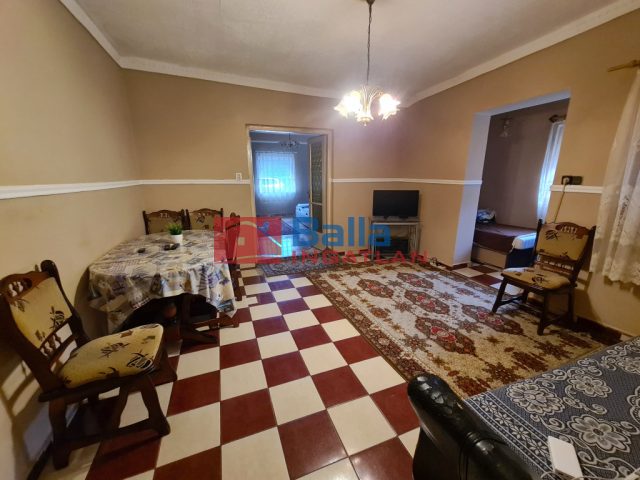 XV. Kerület, Damjanich János utca, 65 m²-es, családi ház, 2 szobás