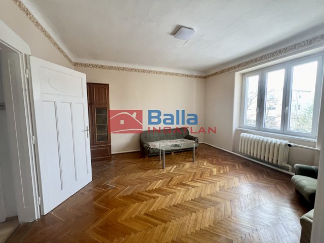 XV. Kerület, Mozdonyfűtő utca, 58 m²-es, 1. emeleti, társasházi lakás