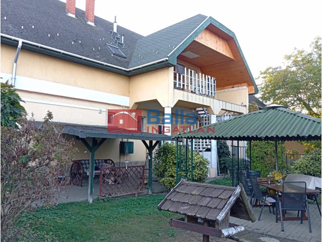 XVII. Kerület, Pesti út, 120 m²-es, ikerház, 4 szobás, jó állapotú