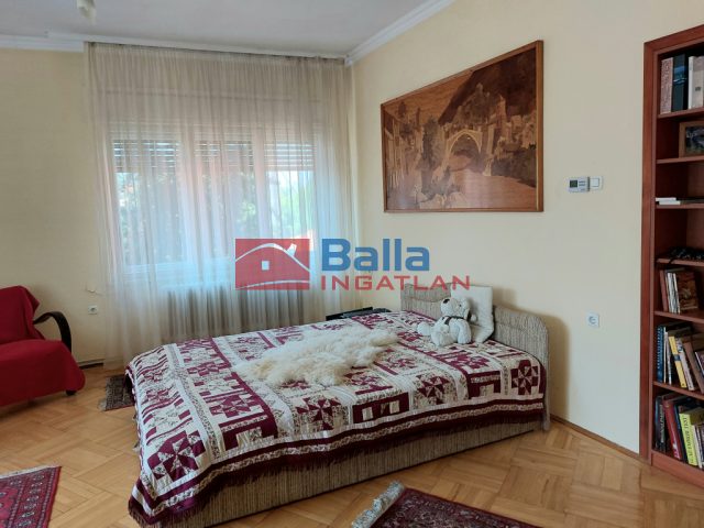 XVII. Kerület, Rákoskeresztúr, 215 m²-es, 2 generációs, családi ház