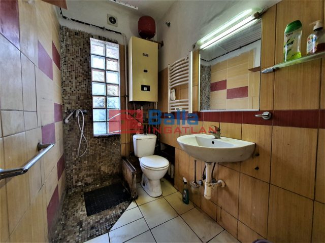 XVIII. Kerület, Szélső utca, 33 m²-es, házrész, 1+1 félszobás