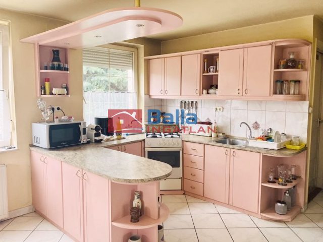 XXII. Kerület, Mátyás király utca, 120 m²-es, 2 generációs, családi ház