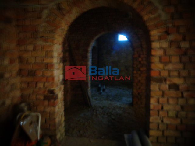 XXIII. Kerület, Török u. közelében, 200 m²-es, szuterén, társasházi lakás