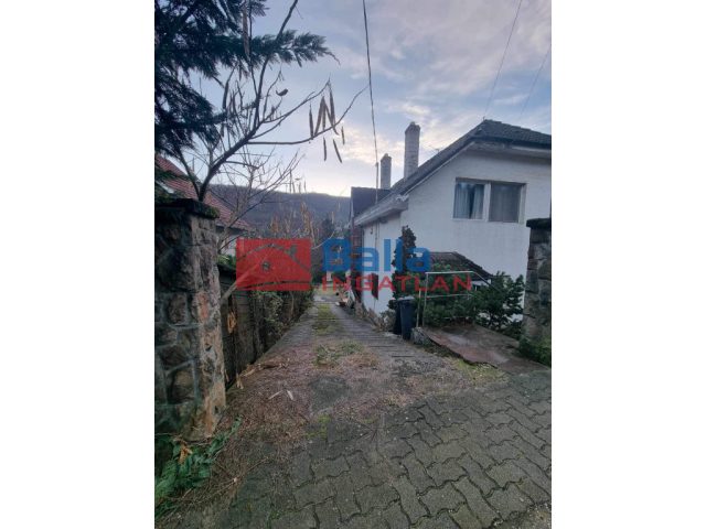 Csobánka, Panoráma utca, 246 m²-es, családi ház, 4+1 félszobás