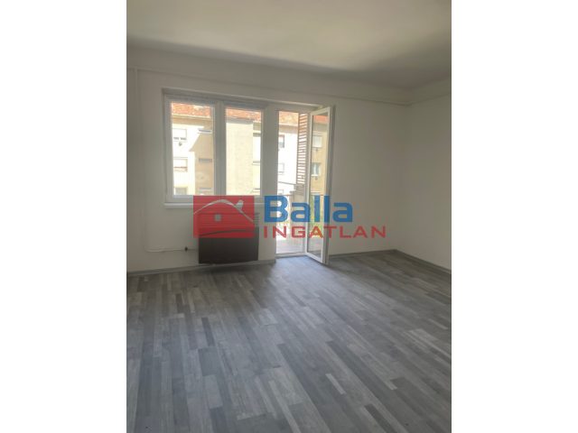 Ercsi, Tiszti lakótelep utca, 56 m²-es, 1. emeleti, társasházi lakás