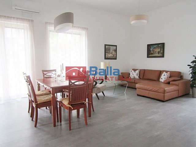 Érd, Alsóvölgyi úthoz közeli utca, 100 m²-es, családi ház, 3 szobás