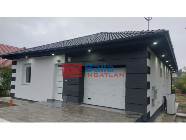 Érd, Postástelepen található utca, 170 m²-es, családi ház, 4 szobás