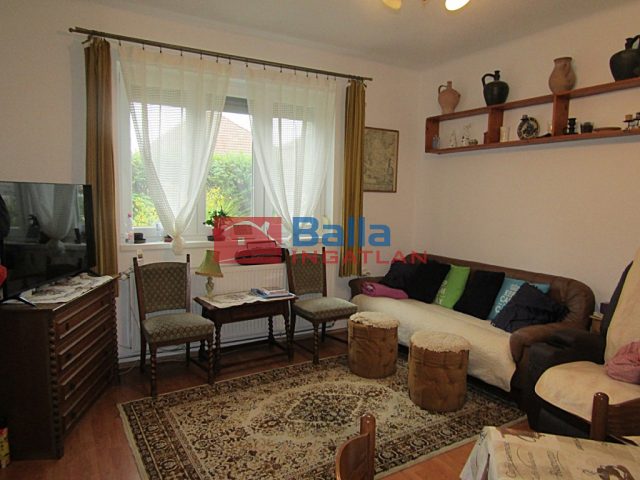 Érd, Postástelepen található utca, 95 m²-es, ikerház, 4 szobás