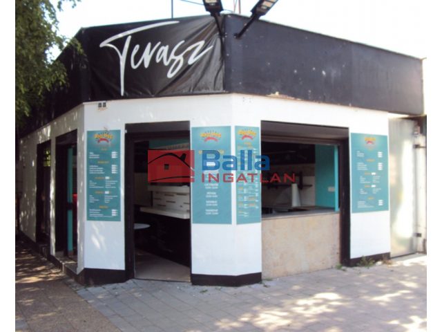 Gárdony, Balatoni út, 67 m²-es, vendéglátó egység utcai bejárattal