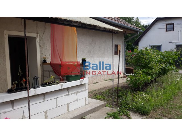 Gárdony, Posta utca, 68 m²-es, családi ház, 2 szobás, felújítandó állapotú