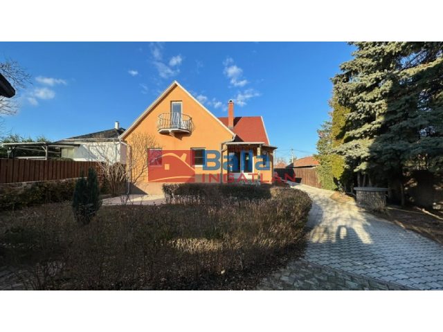 Göd, Alsógöd, 170 m²-es, 2 generációs, családi ház, 6 szobás, jó állapotú