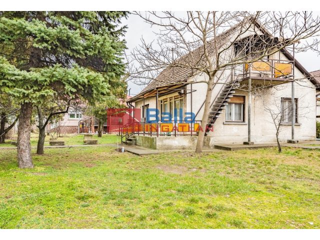 Gödöllő, Fürdő utca utca, 71 m²-es, 2 generációs, családi ház