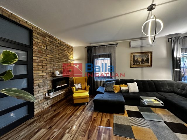 Hatvan, Városközponthoz közel, 170 m²-es, családi ház, 4 szobás