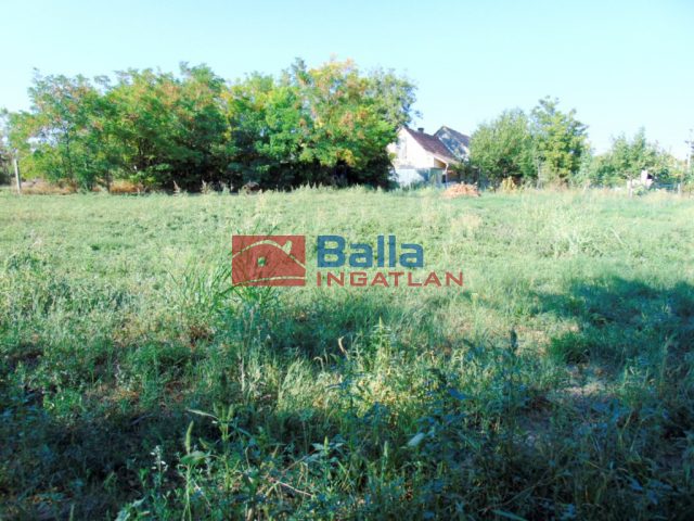 Kápolnásnyék, Központi utca, 1095 m²-es, telek