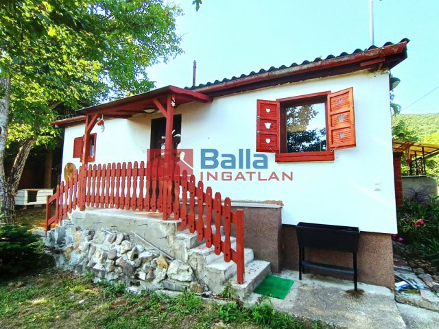 Kismaros, Öregszőlő út, 58 m²-es, üdülő, 2+2 félszobás, jó állapotú