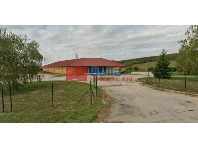 Kulcs, Rákóczi utca, 1116 m²-es, egyéb üzlethelyiség, 30 szobás