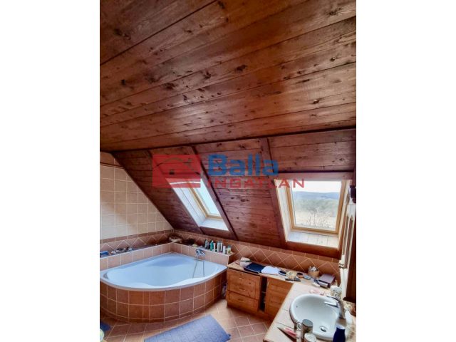 Nagykovácsi, Munkácsy Mihály utca, 148 m²-es, sorház, 5 szobás