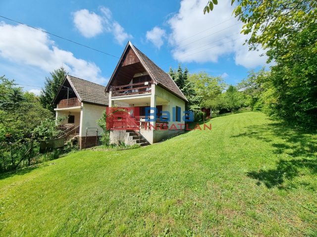 Nagymaros, Nagyhenc dűlő, 33 m²-es, üdülő, 1 szobás, átlagos állapotú