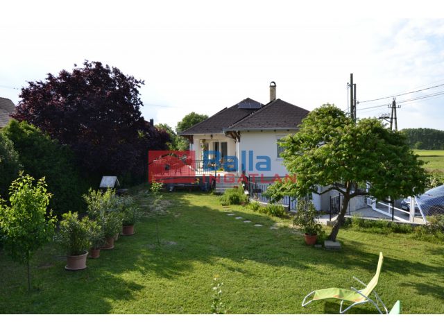 Ócsa, Kétgenerációs ház, 320 m²-es, családi ház, 6 szobás, jó állapotú