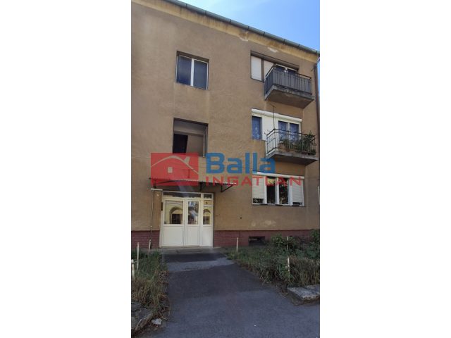 Ózd, Árpád V. utca, 58 m²-es, 2. emeleti, társasházi lakás, 2 szobás