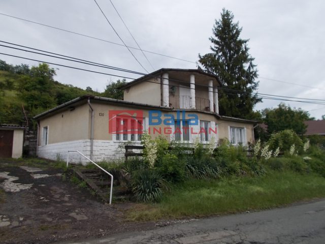 Ózd, Damjanich út, 100 m²-es, családi ház, 5 szobás, átlagos állapotú