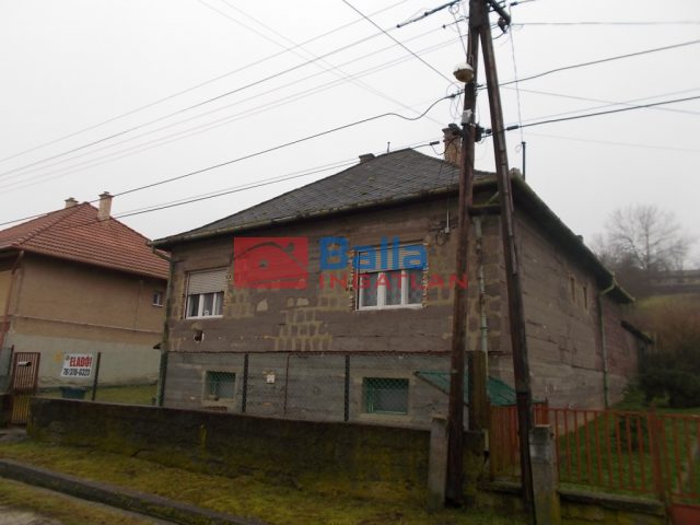 Ózd, Lechner Ö. út, 90 m²-es, családi ház, 2 szobás, felújítandó állapotú