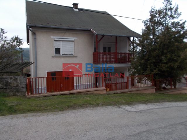 Ózd, Nyárjasalja utca, 140 m²-es, családi ház, 3 szobás, jó állapotú