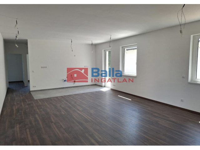 Pomáz, Csobogó utca, 120 m²-es, családi ház, 4 szobás, kiváló állapotú