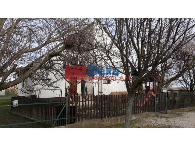 Pusztaszabolcs, István utca, 149 m²-es, családi ház, 4 szobás