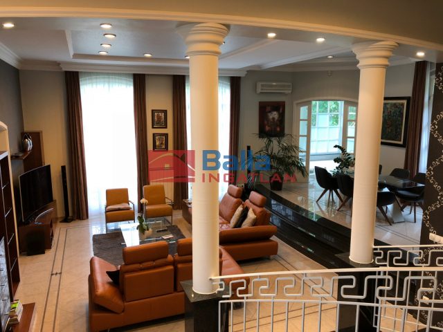 Solymár, Kölcsey Ferenc utca, 230 m²-es, családi ház, 4 szobás