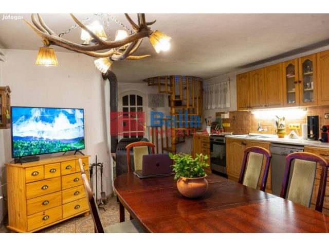 Szentendre, Berek utca, 175 m²-es, családi ház, 2+4 félszobás