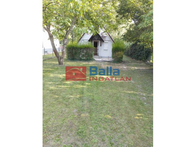 Szigetcsép, Barátság útja, 40 m²-es, üdülő, 2 félszobás, felújított / újszerű állapotú