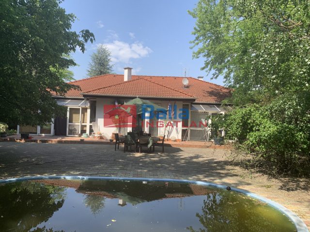 Szigetmonostor, Szigeti utca, 180 m²-es, családi ház, 4 szobás