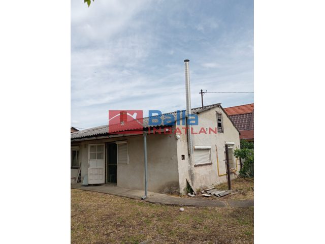 Szigetszentmiklós, Ostorfa közeli utca, 111 m²-es, 2 generációs, családi ház