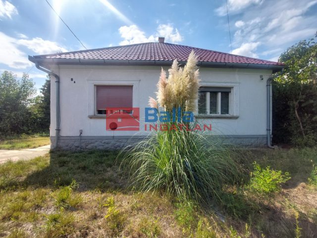 Tápiószecső, Vörösmarty utca, 92 m²-es, családi ház, 3+1 félszobás