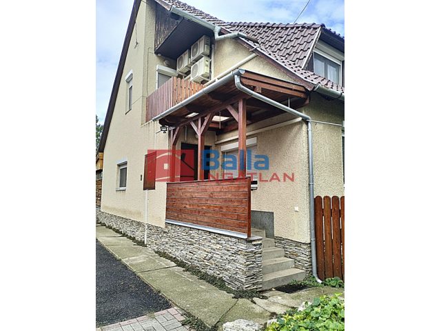 Tárnok, Újtelepen található utca, 180 m²-es, családi ház, 5 szobás