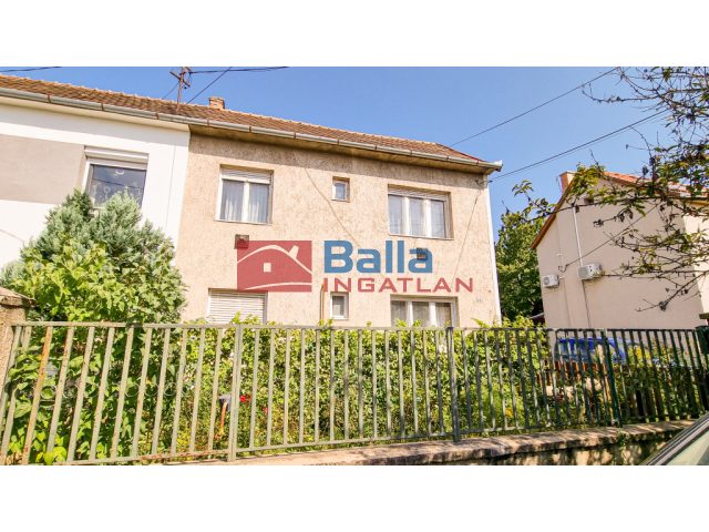 Vác, Cserje utca, 82 m²-es, ikerház, 3 szobás, átlagos állapotú