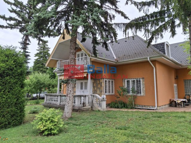 Zamárdi, Üdülőtelep, 250 m²-es, üdülő, 8+2 félszobás, jó állapotú