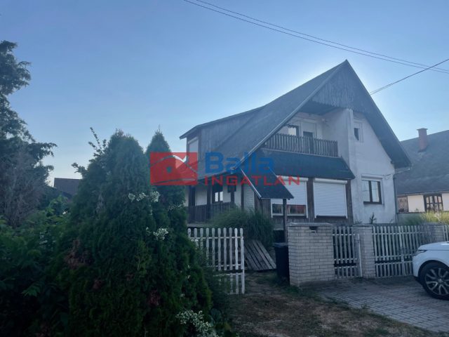 Zichyújfalu, Lenkei út utca, 132 m²-es, családi ház, 4 szobás