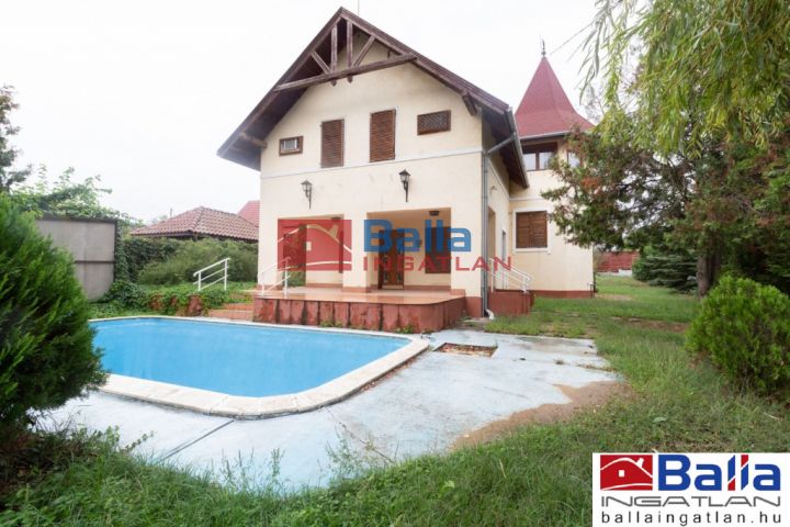 Eladó 330 m²-es Balatonföldvár, Csendes utca: 259'900'000 Ft