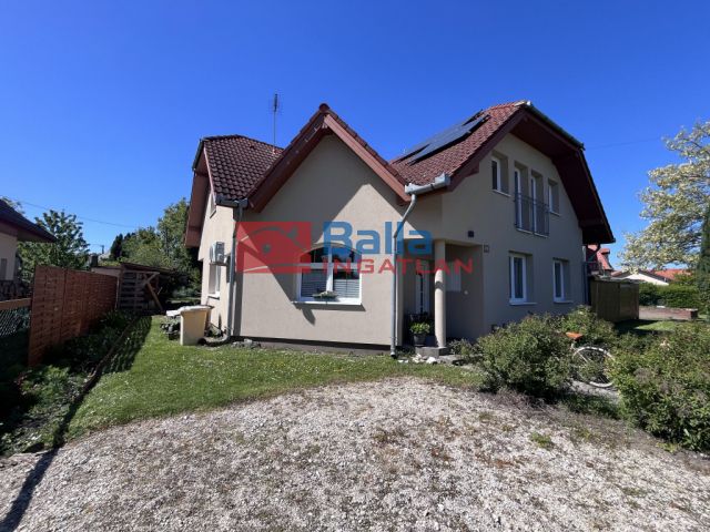 Eladó 180 m²-es Balatonkeresztúr, Balatonhoz közel: 119'000'000 Ft