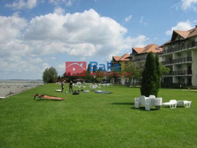 Eladó 95 m²-es Balatonőszöd, VÍZPART: 147'900'000 Ft