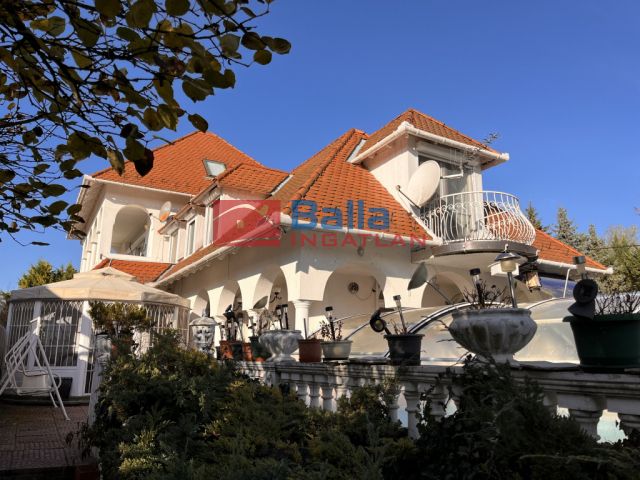 Eladó 300 m²-es Budakalász (Budakalász), Duna sétány: 219'000'000 Ft