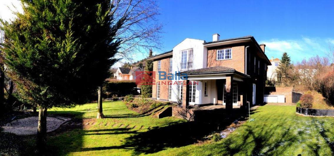 Eladó 280 m²-es Budaörs, Kertváros utca: 390'000'000 Ft