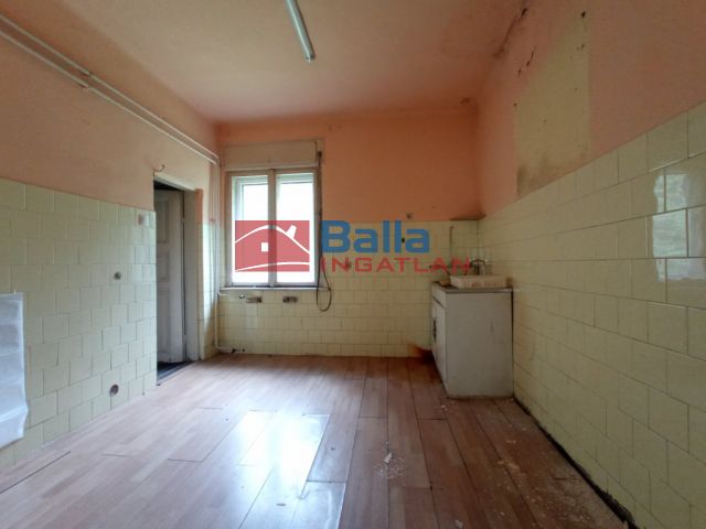 Eladó 60 m²-es III. Kerület (Mocsárosdűlő), Víznyelő utca melletti út: 135'000'000 Ft