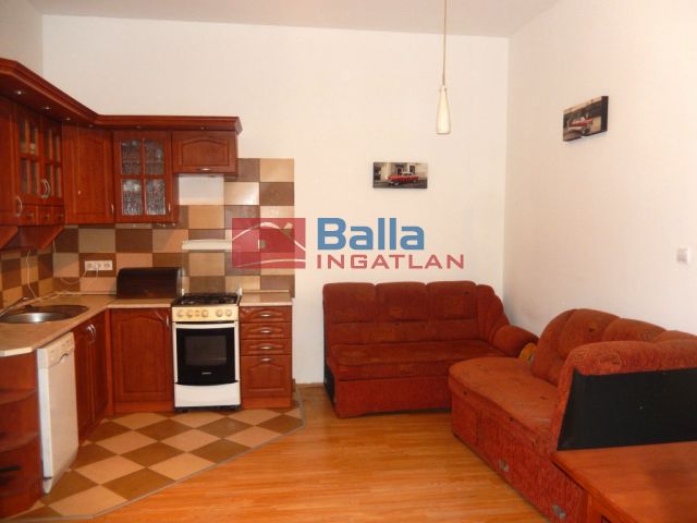 Eladó 74 m²-es IX. Kerület (Középső Ferencváros (Rehabilitációs terület)), Ipar utca: 74'800'000 Ft