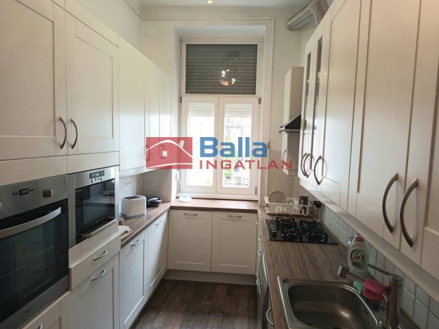 Eladó 124 m²-es IX. Kerület (Középső Ferencváros (Rehabilitációs terület)), Üllői út: 130'000'000 Ft