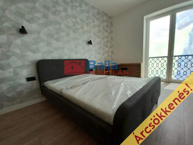 Kiadó 84 m²-es V. Kerület (Belváros), Károly körút: 600'000 Ft